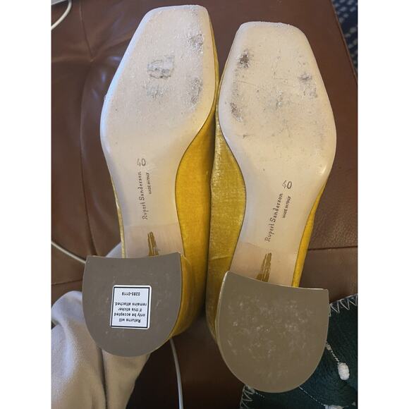 NEW Rupert Sanderson Naxos Velvet Pump In Daffodil In Yellow 40 - Picture 4 of 5